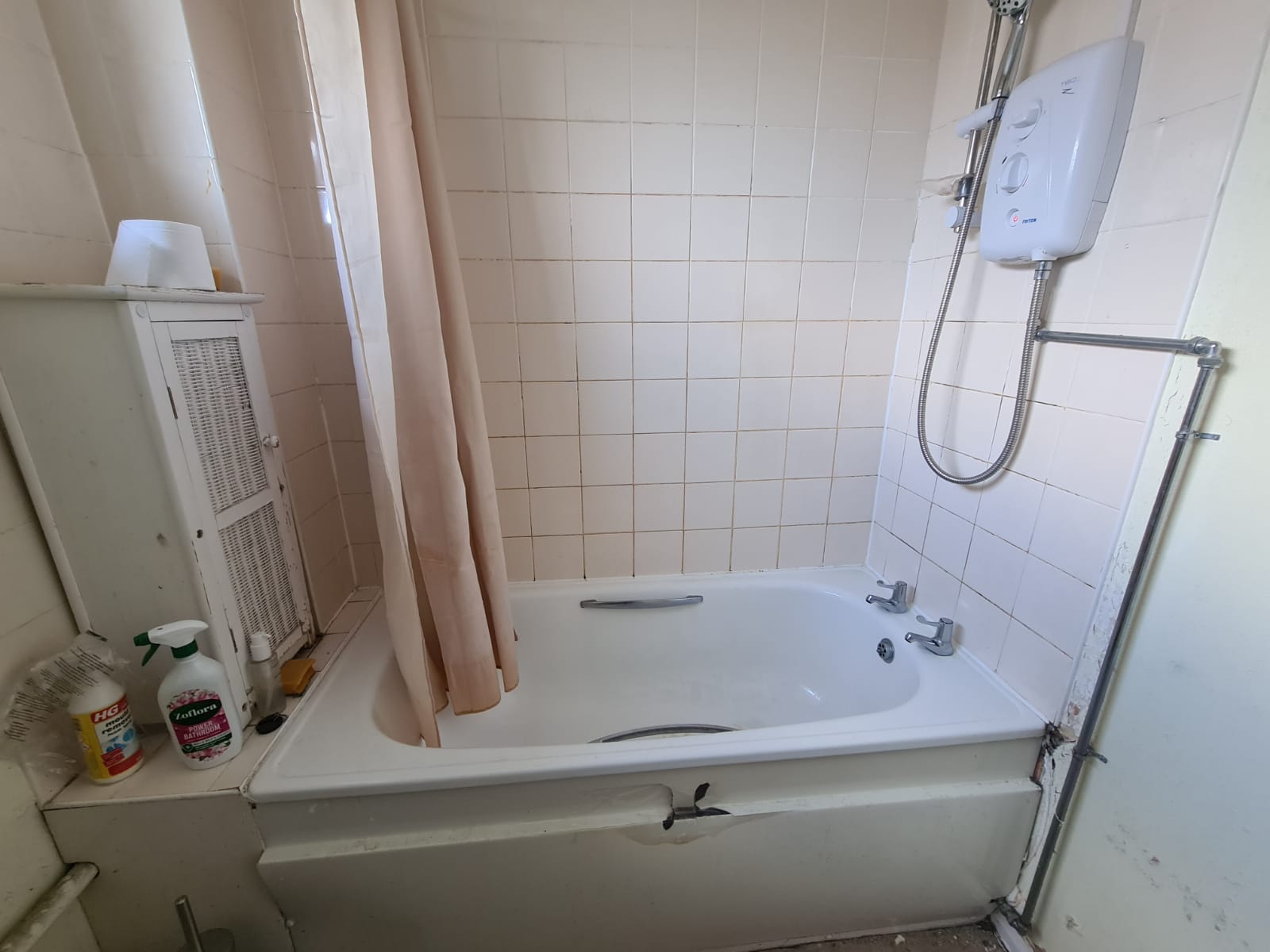 bathroom cleaning
